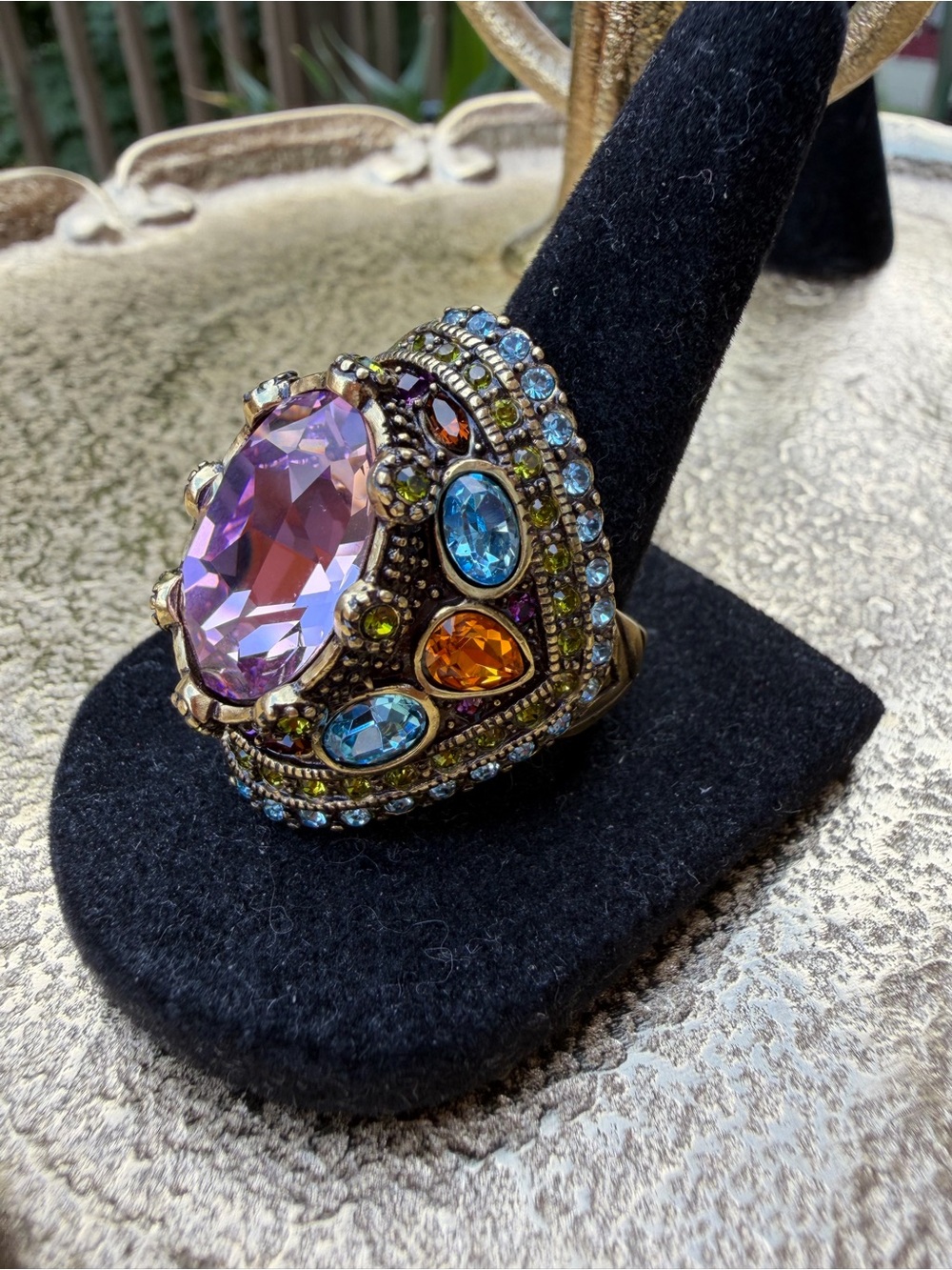 Heidi Daus "Shirli Stunning" Crystal Statement Cocktail Ring. *Size 9.5 - Picture 5 of 8